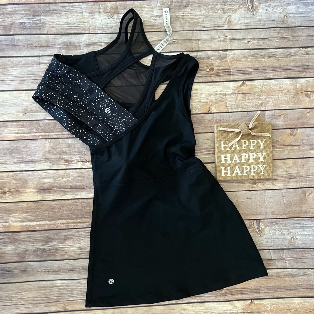 Lululemon 2 in 1 tank black size 6 EUC w size tag